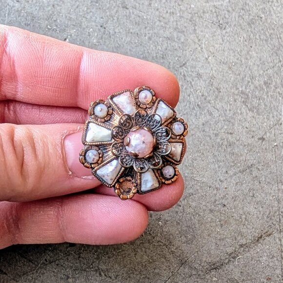 Vintage Fluss Glass Pink Stone Bronze Metal Screwback Earrings - Picture 3 of 8